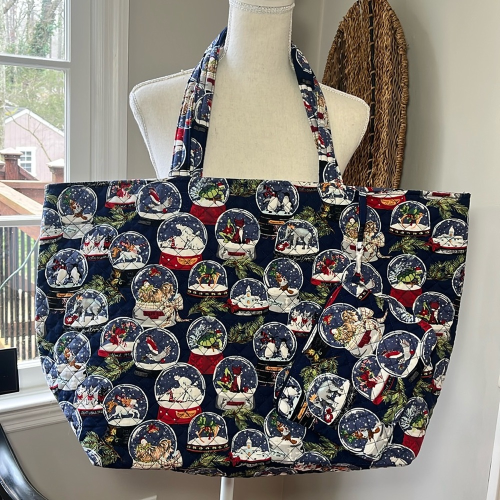 Vera Bradley Snow Globes Grand Tote - NWT